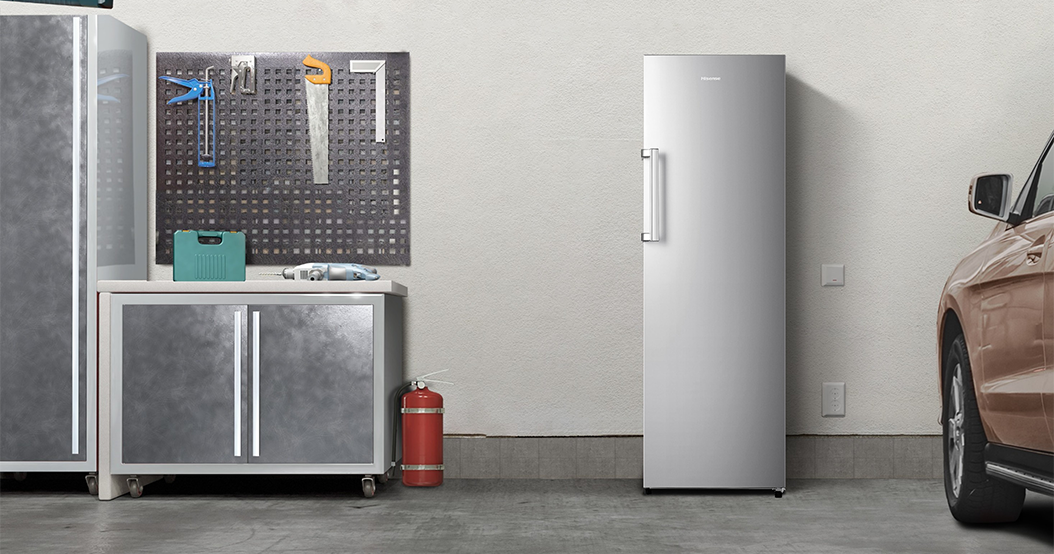 Hisense HFU101N1AVE 10.2 cu ft Garage Ready Upright Freezer - View 3 | Fridge.com