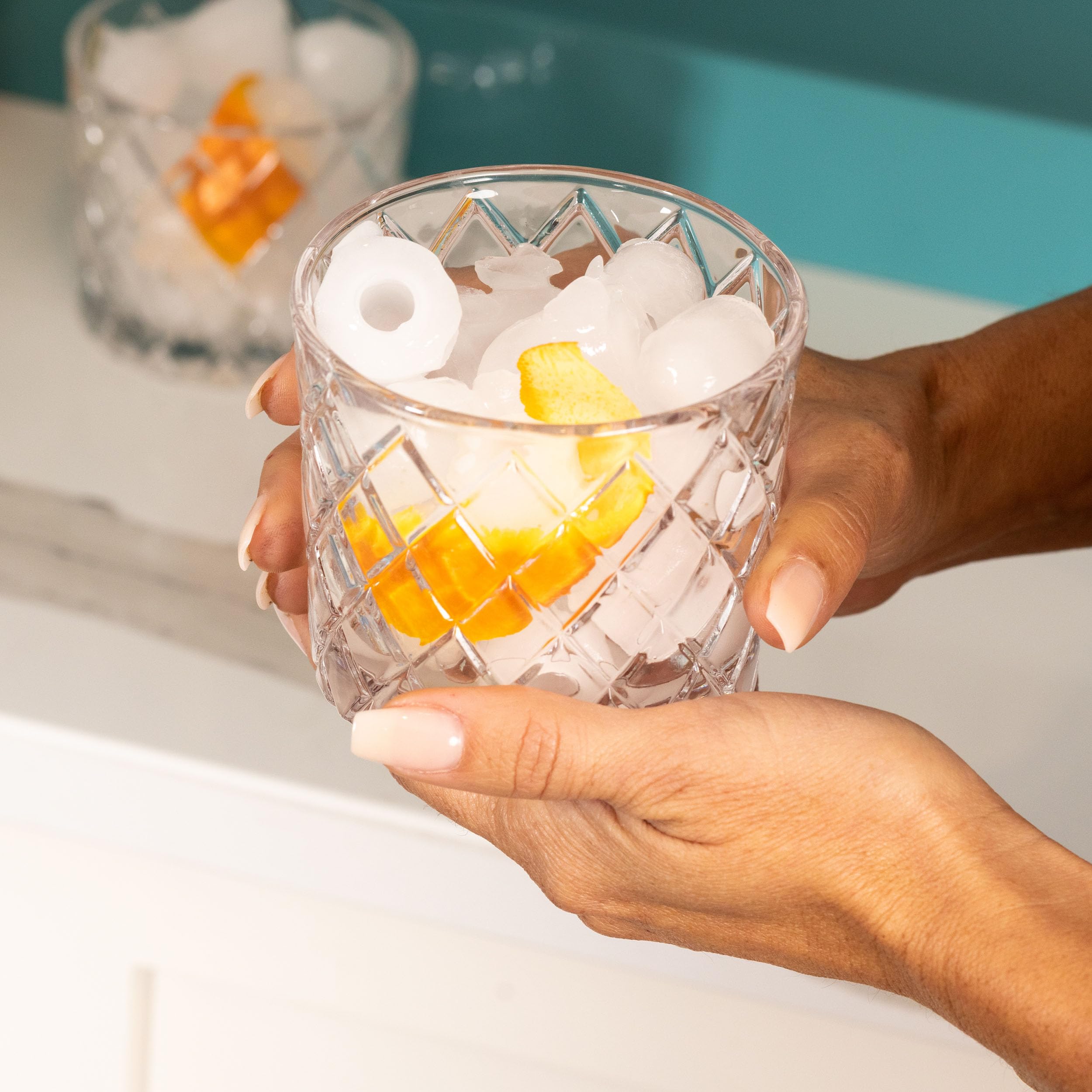 Igloo Electric Countertop Ice Maker Machine - Automatic And Portable - 33 Pounds In 24 Hours - Icecube Maker - Plastic Scoop And Basket - Ideal For Iced Coffee And Cocktails - Stainless Steel - View 6 | Fridge.com