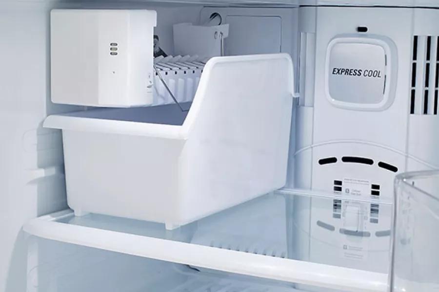 LG LTCS20030S 20.0 cu ft Top-Mount Refrigerator - View 2 | Fridge.com