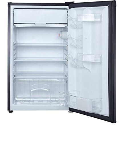 Magic Chef MCBR440B2-00 Single Door Refrigerator, 4.4 cu.ft, Black - View 2 | Fridge.com