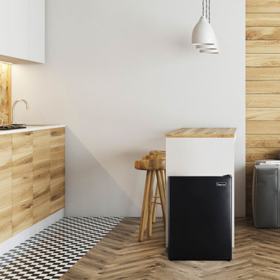 Magic Chef 2.4 Cubic Feet Freestanding Mini Fridge | Fridge.com