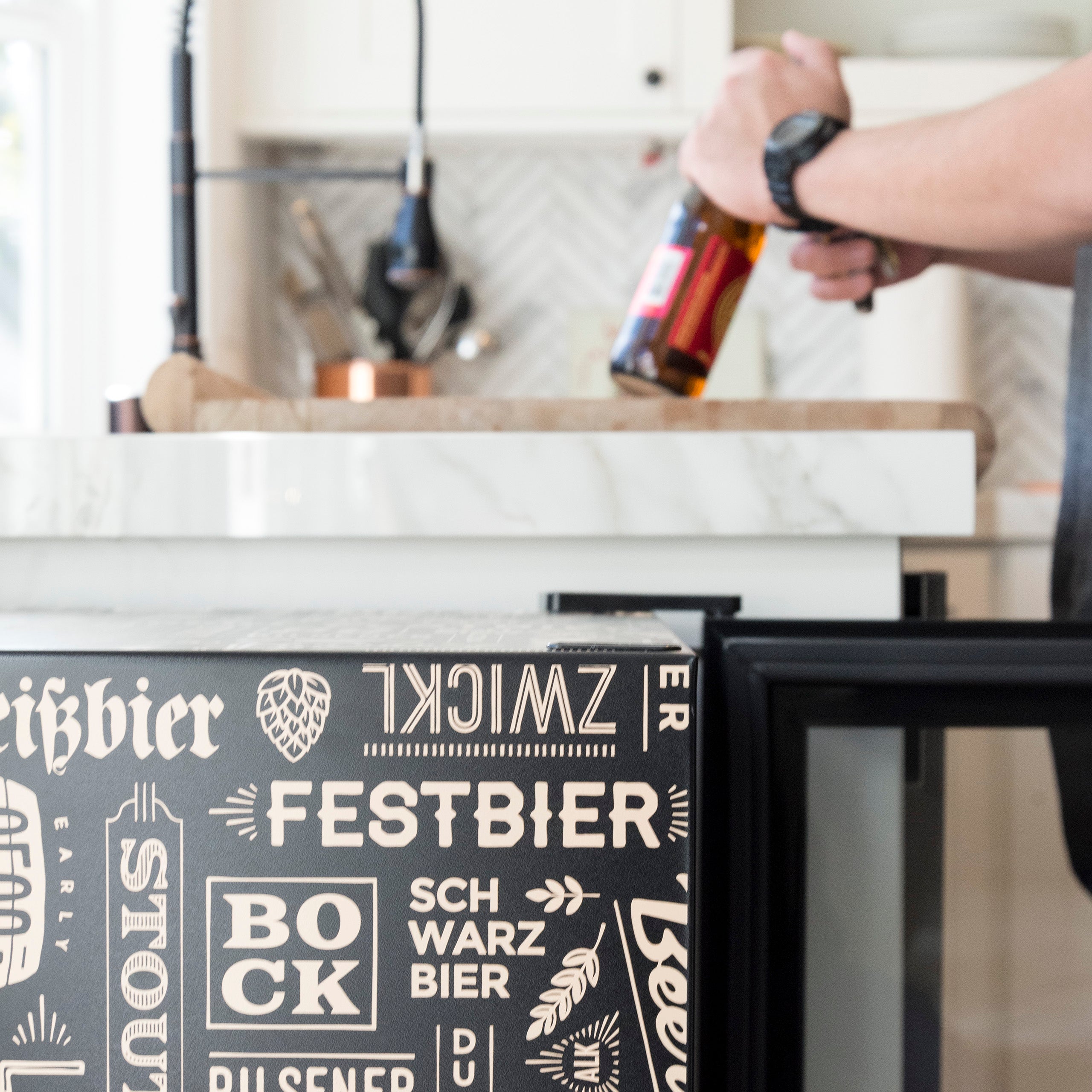 NewAir Custom Designed Freestanding 126 Can Beer Fridge With Splitshelf - View 6 | Fridge.com