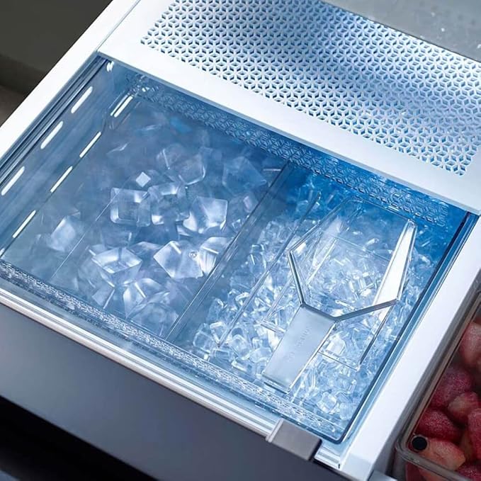 Samsung 29 cu. ft. Bespoke 4-Door French Door Refrigerator With Beverage Center, White Glass, RF29BB860012AA - View 5 | Fridge.com