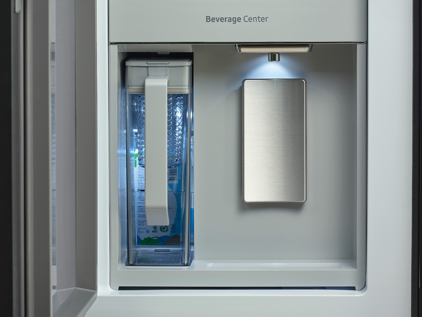 Samsung Bespoke 29 cu. ft. 4-Door Flex™ Refrigerator With Beverage Center™ & Customizable Door Panels In White Glass(RF29DB960012AA) - View 5 | Fridge.com