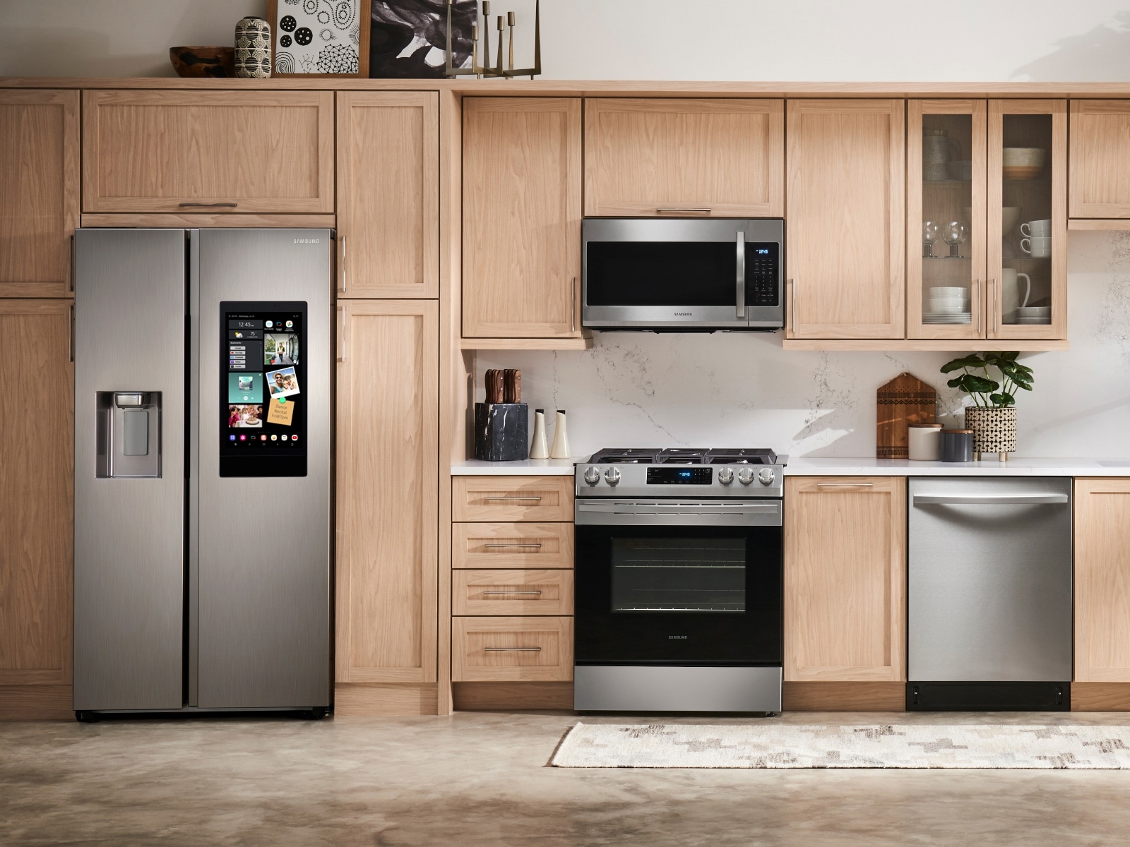 Samsung 22 cu. ft. Counter Depth Side-By-Side Refrigerator With Touch Screen Family Hub - View 5 | Fridge.com