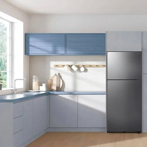 Samsung RT70F18LASR 18 cu. ft. Stainless Top Freezer Freestanding Refrigerator With Ice Maker - View 2 | Fridge.com