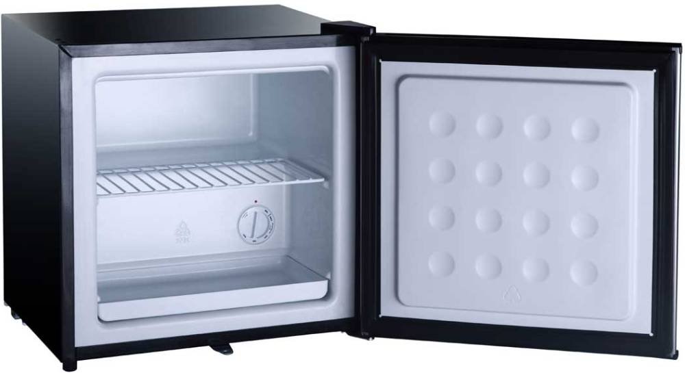 SPT - 1.1 cu. ft. Upright Freezer - Stainless Steel - View 2 | Fridge.com