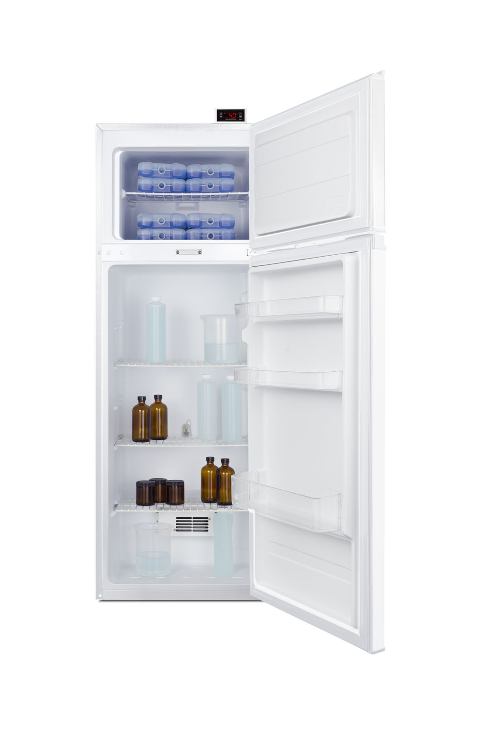 Summit Appliance 22" 7.1 Cubic Feet Top Freezer Refrigerator With Water And Ice Dispenser - View 5 | Fridge.com