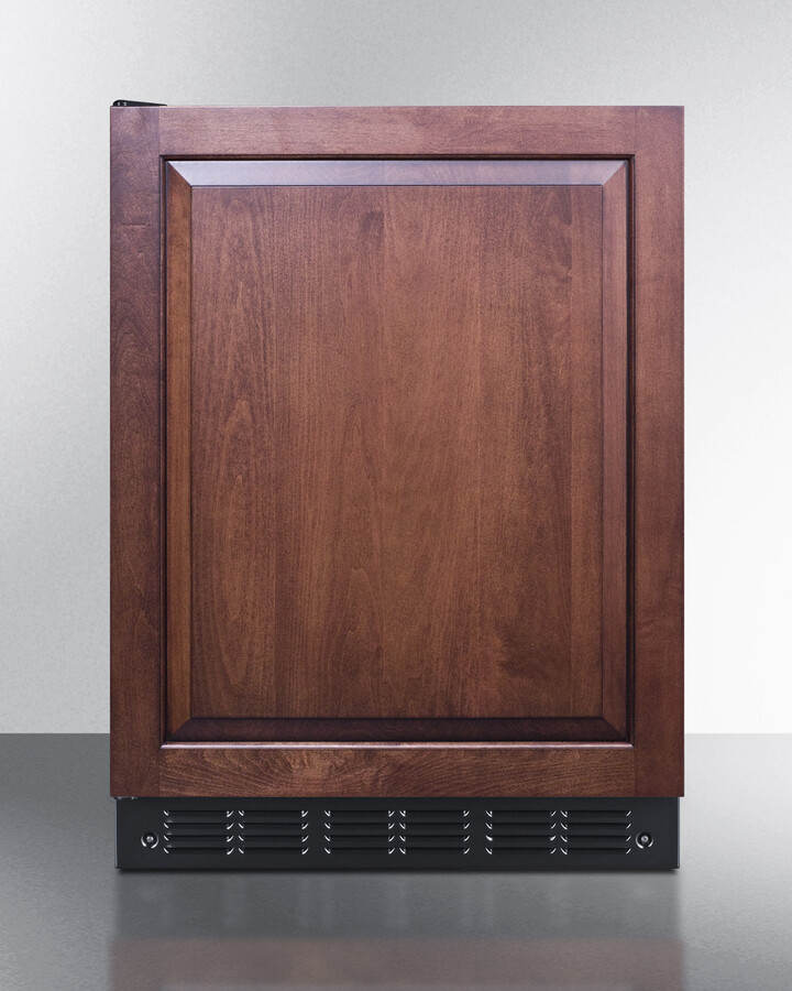 Summit Appliance 5.5 Cubic Feet cu. ft. Freestanding Mini Fridge | Fridge.com