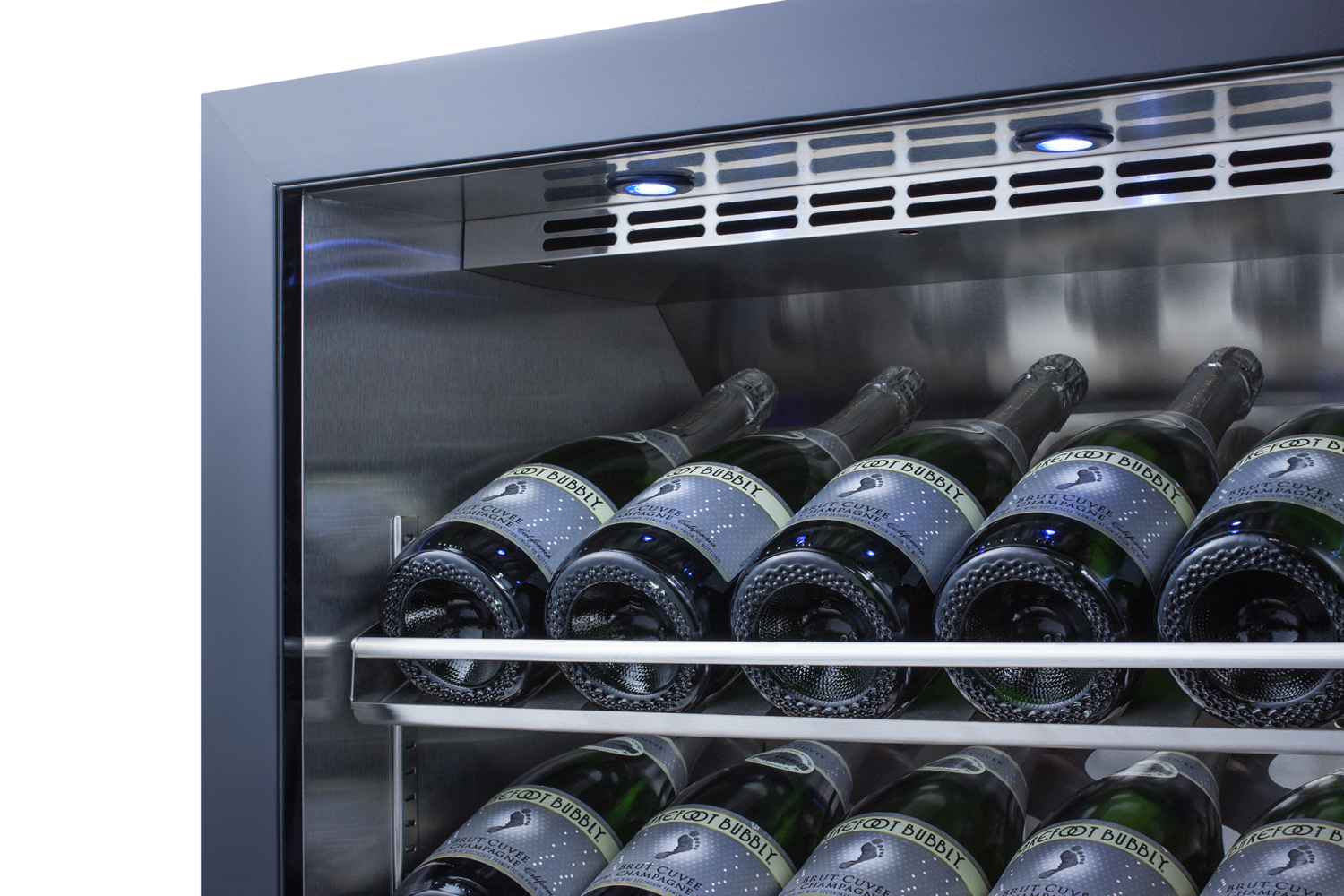 Summit Appliance Single Zone 23.63'' Built-In 20 Bottle Wine Refrigerator With Reversible Door - View 4 | Fridge.com