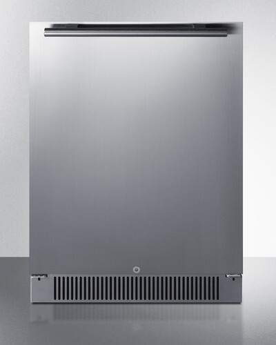 Summit Appliance 4.6 Cubic Feet Mini Fridge - View 1 | Fridge.com