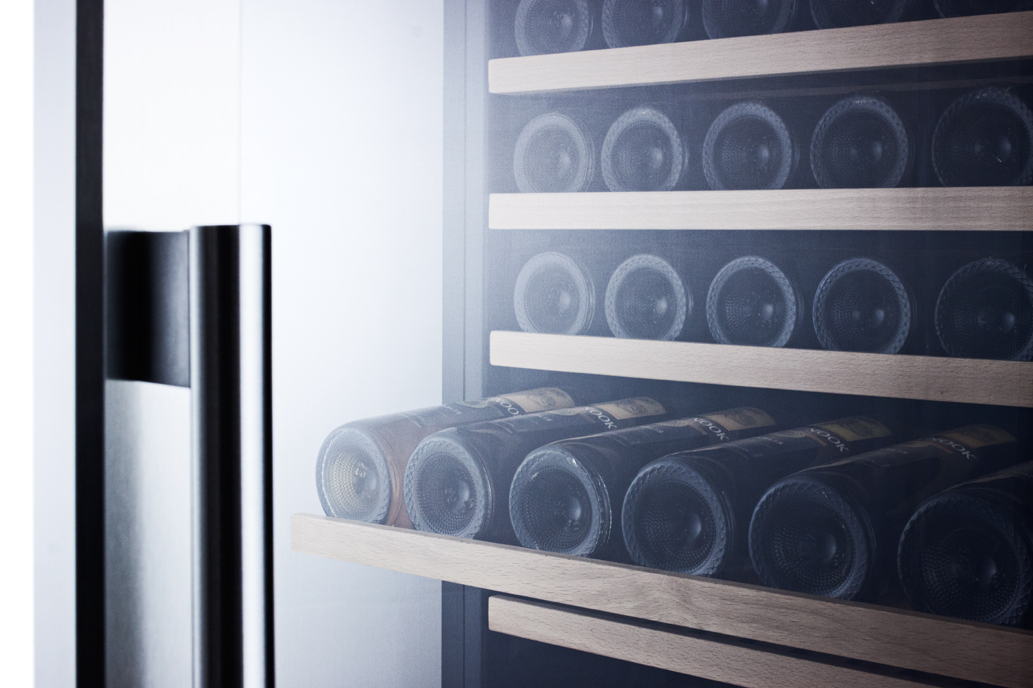 Summit Appliance Dual Zone 23.63'' 160 Bottle Wine Refrigerator With Reversible Door - View 5 | Fridge.com