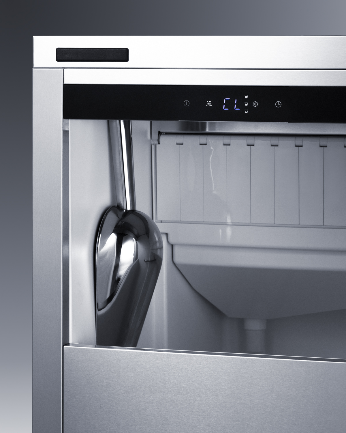 Summit Appliance ADA Compliant 68 lb. Clear Icemaker - View 6 | Fridge.com