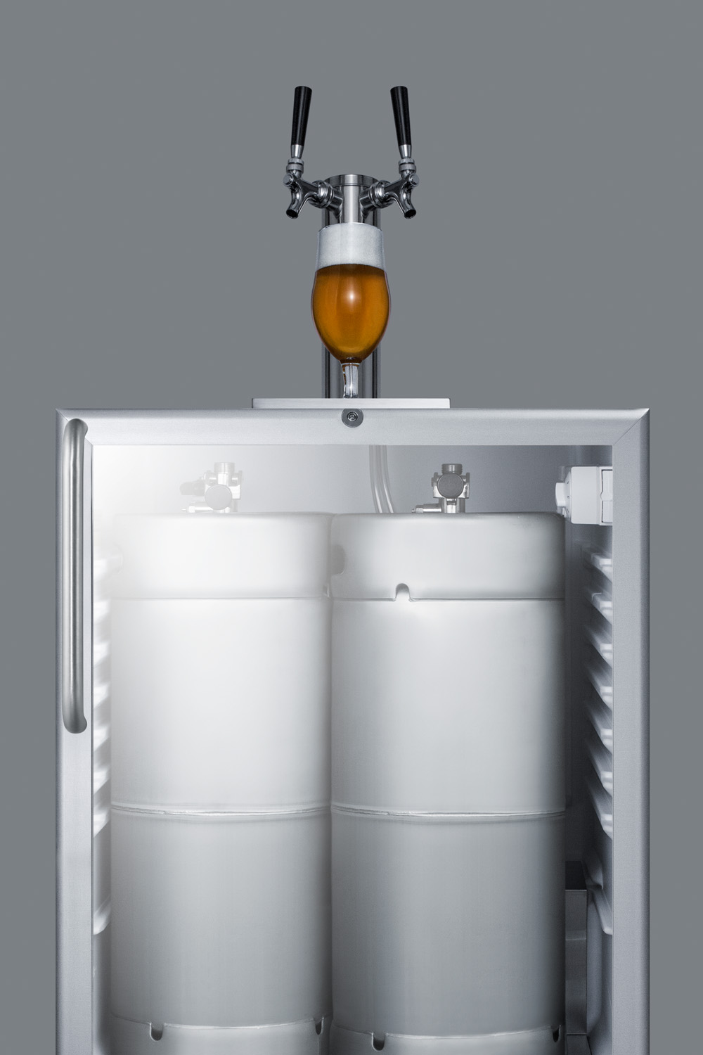 Summit Commercial Freestanding/Built In Kegerator SBC56GBICSSADA - View 4 | Fridge.com