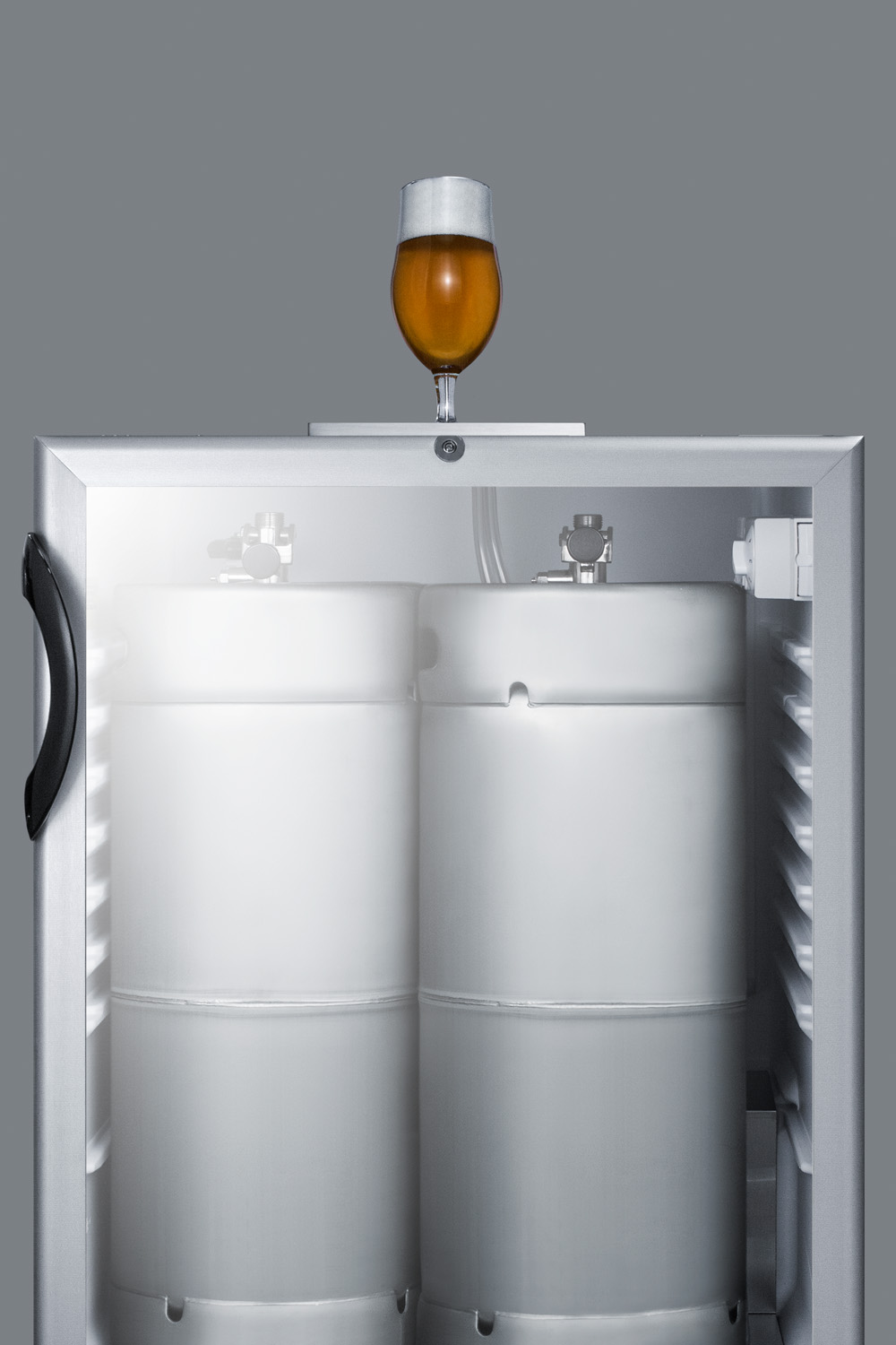 Summit Commercial Freestanding/Built In Kegerator SBC56GBINKADA - View 4 | Fridge.com