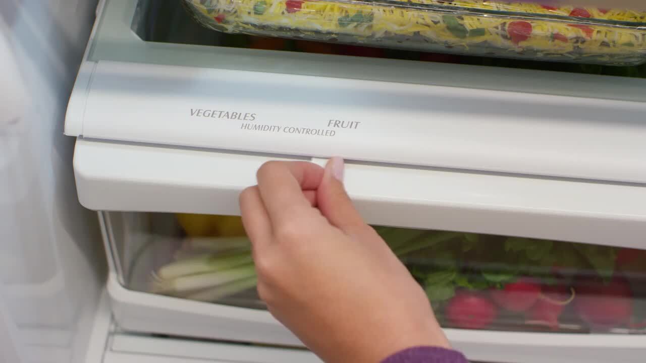 Whirlpool 30 Inch 30" French Door Refrigerator Wrf560smhz - View 3 | Fridge.com