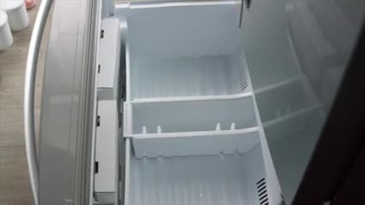 Whirlpool 36 Inch 36" Side-By-Side Refrigerator WRS325SDHW - View 2 | Fridge.com