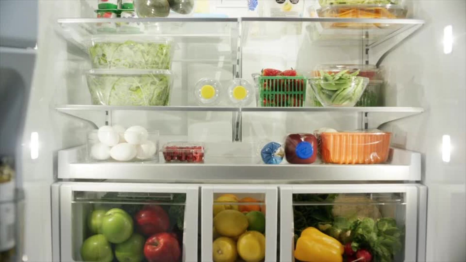 Whirlpool 28 Inch 28" Top Freezer Refrigerator WRT134TFDW - View 4 | Fridge.com
